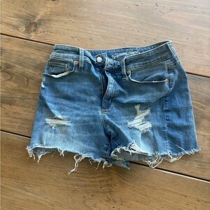 Universal Thread cut off denim short. 5 in inseam